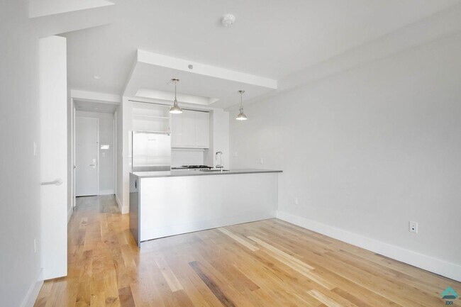 Building Photo - 420 Lexington Ave