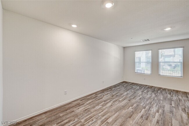 Foto del edificio - 7379 Raimee Brk St