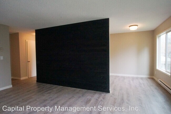 Building Photo - 4147-4153 SE 37th Ave