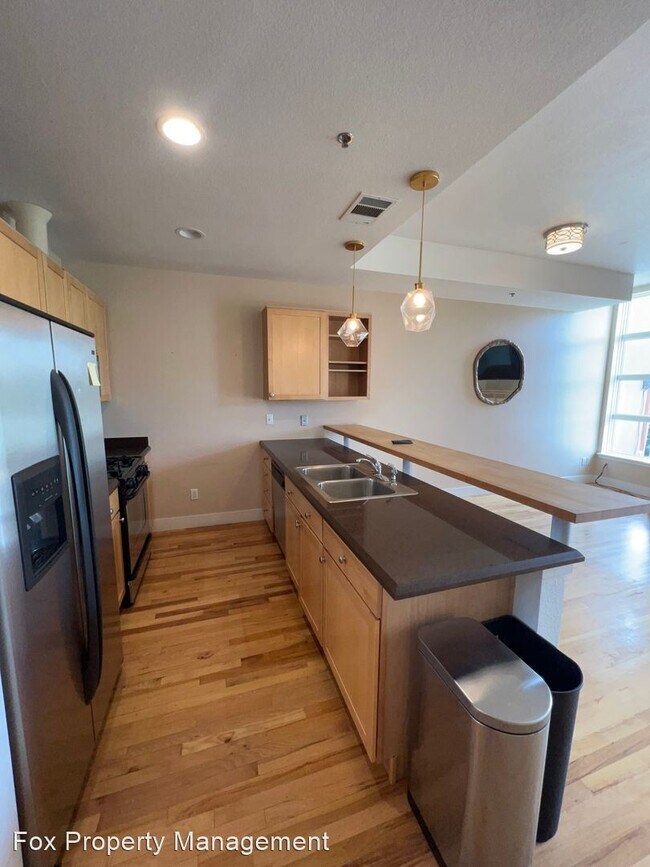 Building Photo - 2 br, 2.5 bath House - 4267 Tennyson Stree...
