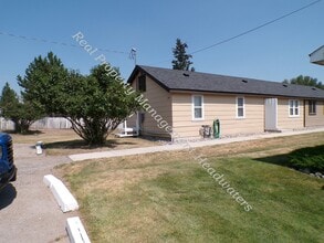 Building Photo - 929 Mitchell St