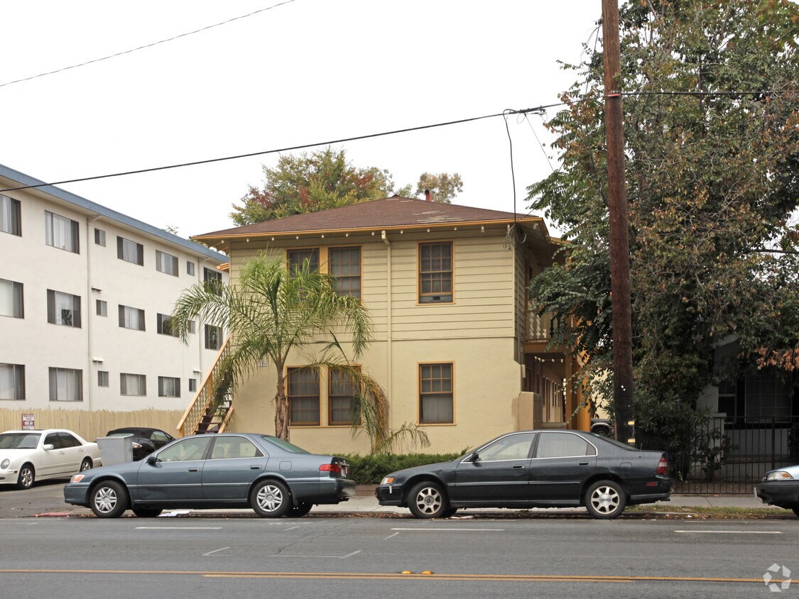 Building Photo - 329 E San Fernando St