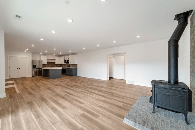 Foto del edificio - 14534 S Shaggy Mountain Rd