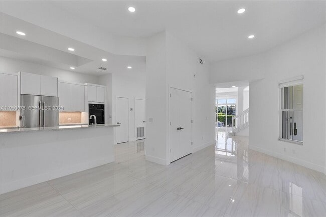 Building Photo - 21301 NE 38th Ave