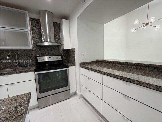 Foto del edificio - 468 NE 206th Ln