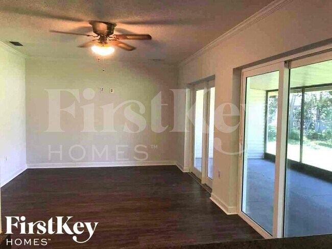 Foto del edificio - 833 Weeburn St