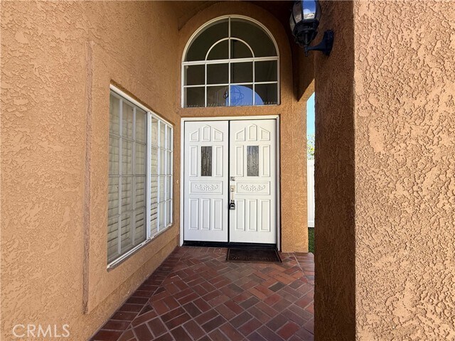 Foto del edificio - 24946 Eaton Ln