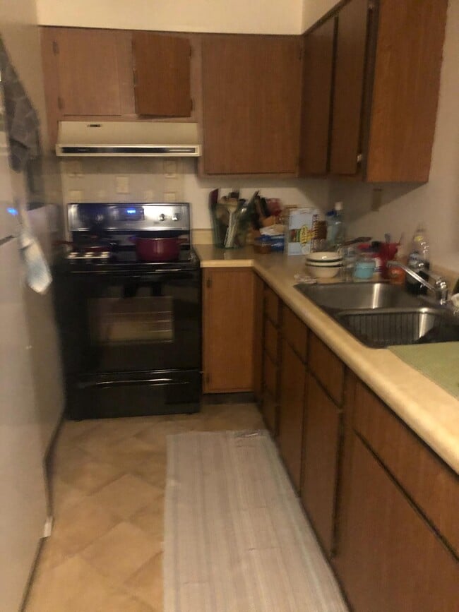 Building Photo - 5322 Lakeview Rd