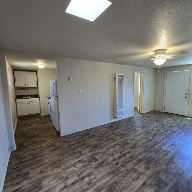 Building Photo - Cozy 1 BR, 1 Bath Casita