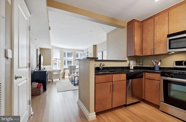 Foto del edificio - 915 E St NW