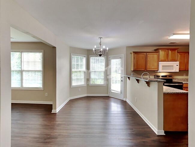 Foto del edificio - 6433 Grand Hickory Dr