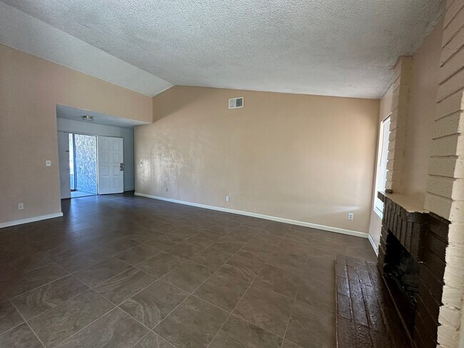 Foto del edificio - 4BD/2BA Home - Moreno Valley, CA 92557
