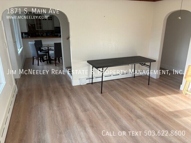 Foto del edificio - 1871 S Main Ave