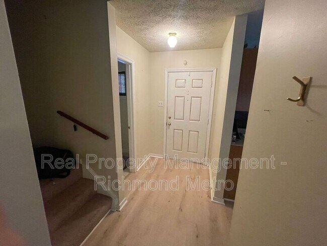 Foto del edificio - 2034 Airy Cir