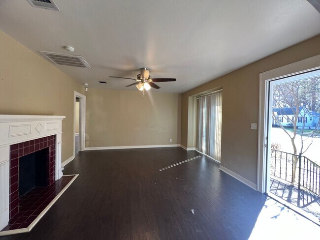 Foto del edificio - Updated in Highland...