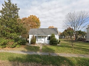 Building Photo - 511 E Beckemeyer Ave