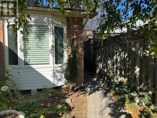 Photo du bâtiment - 37 Wood Dr