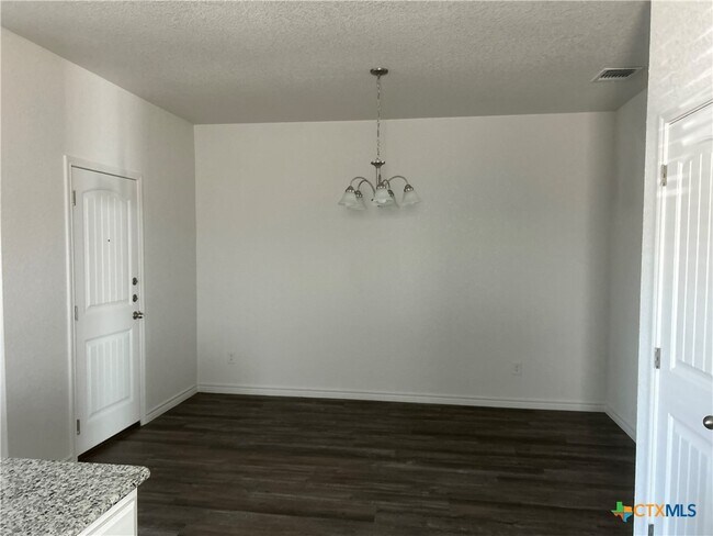 Building Photo - 113 Dolphin Dr