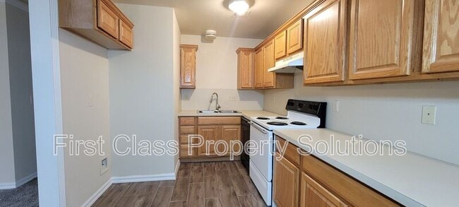 Building Photo - 1130 N Gardner Ave