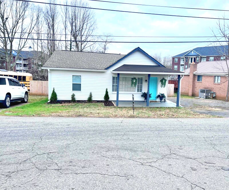 Foto principal - 1235 Bradford Heights Rd
