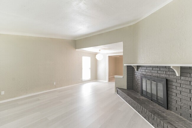 Building Photo - 3117 San Diego Dr