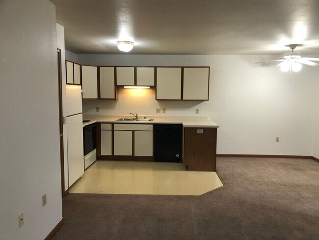 Foto del edificio - FIRST Months Rent FREE!
