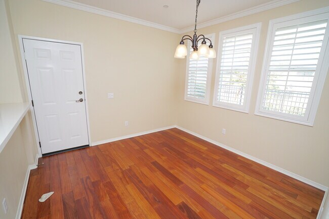 Building Photo - West Creek - Upgraded Townhome for Rent in...