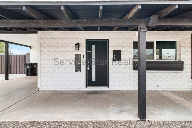 Foto del edificio - 1702 N 74th St