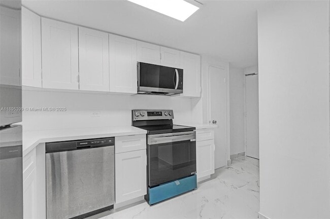 Foto del edificio - 905 Brickell Bay Dr