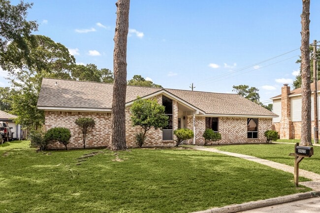 Building Photo - 5923 Pebble Springs Dr