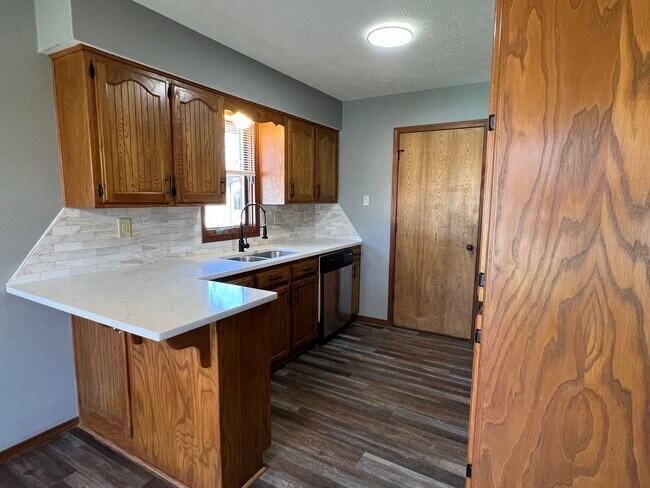 Foto del edificio - Quiet 3Bed / 2Bath in Sundance Estates