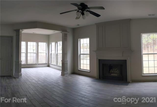 Foto del edificio - 124 Creekside Dr