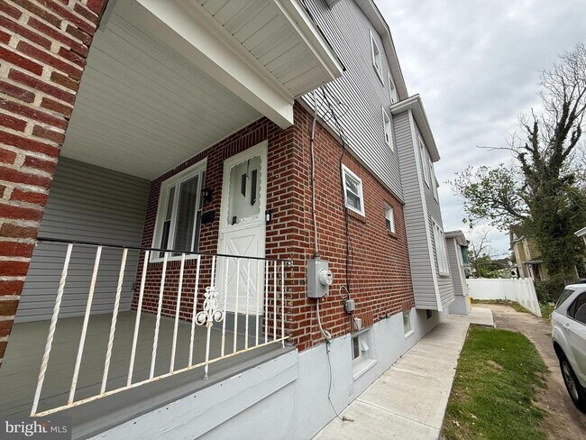 Foto del edificio - 129 Clearfield Ave