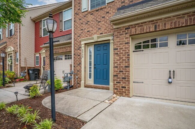 Foto del edificio - 3 Bedroom Townhome in Mechanicsville – $2,400/mo