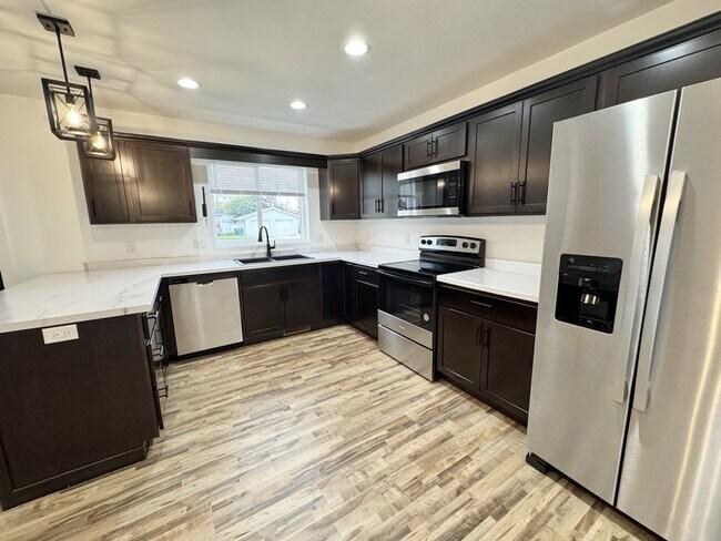 Foto del edificio - 445 S Baird St