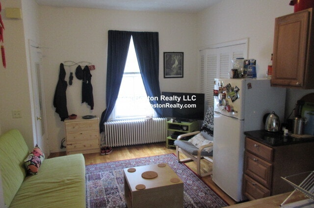 Building Photo - 13 Pleasant St