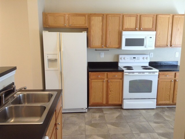 Building Photo - 9149 Glenashley Dr