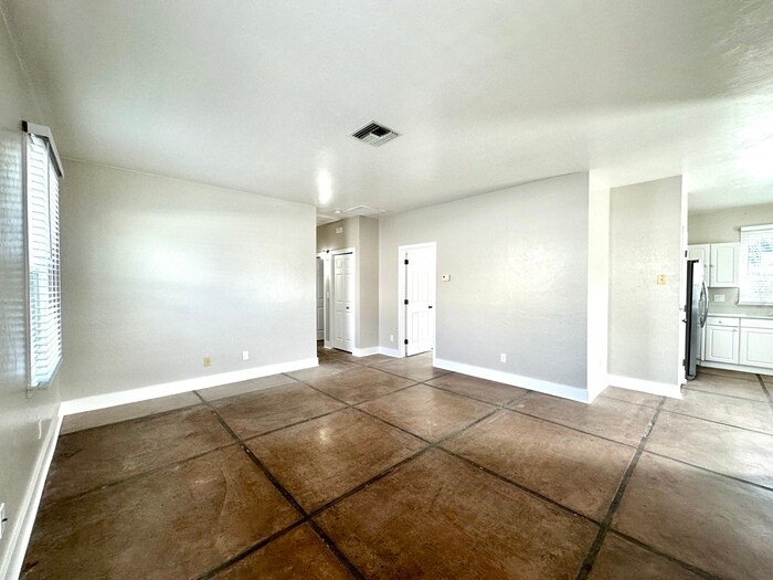 Primary Photo - Renovated 3 Bedroom / 3 Bathroom House Nea...
