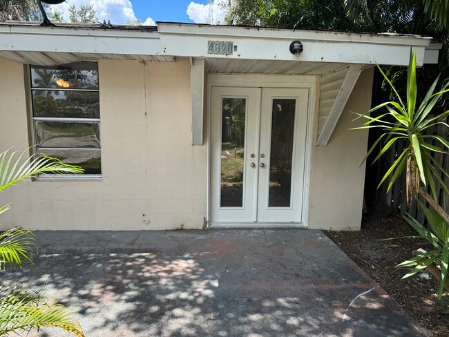 Building Photo - 4620 McGregor Blvd