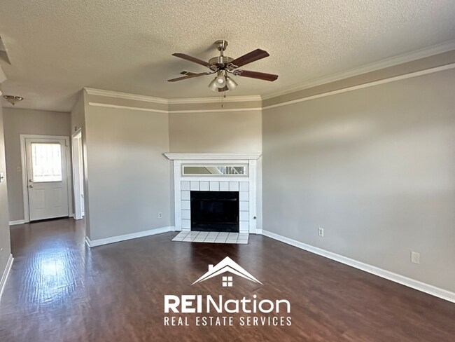 Building Photo - MEMPHIS GEM IN A COVE! 4BR/2.5BA | High Ceilings & Soaking Tub | 2-Car Garage!