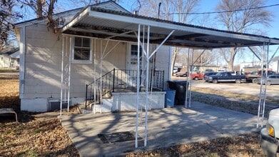 Building Photo - 502 Pine St