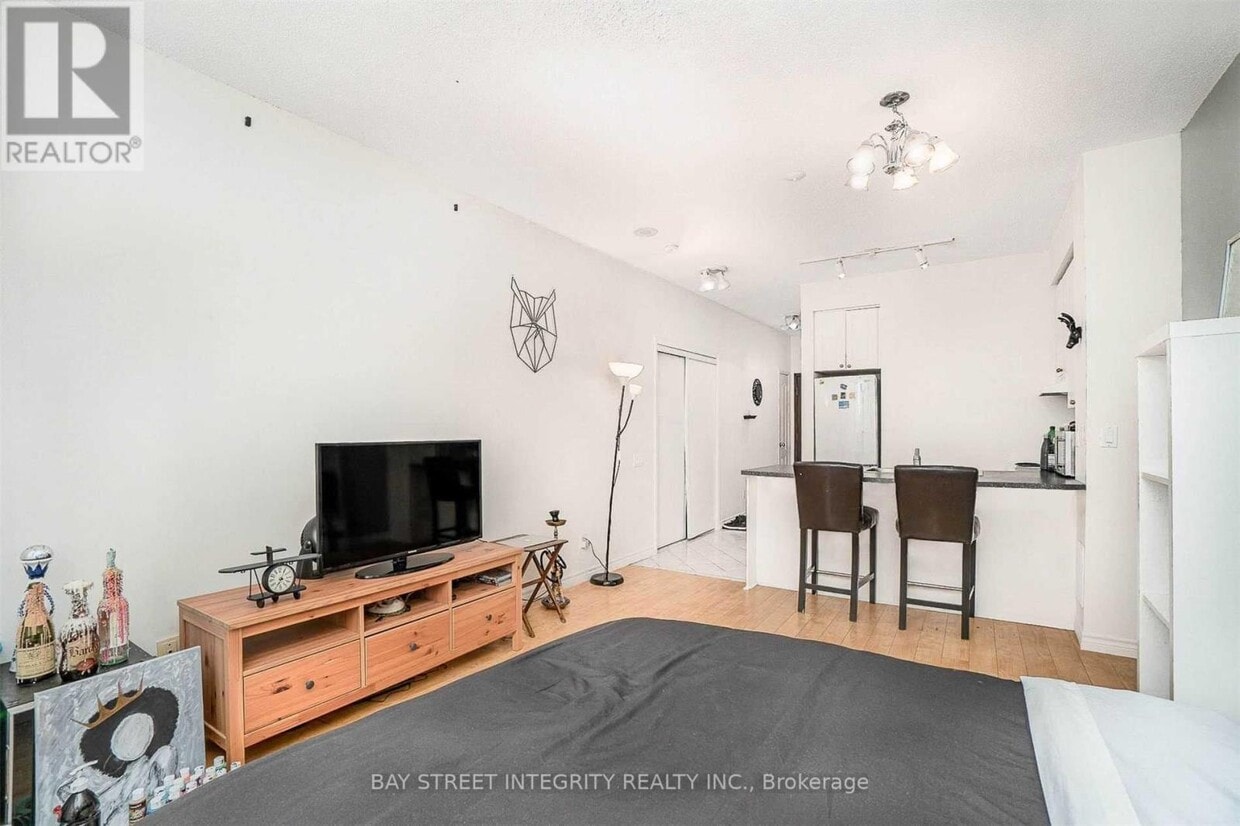 Photo du bâtiment - 555 Yonge St