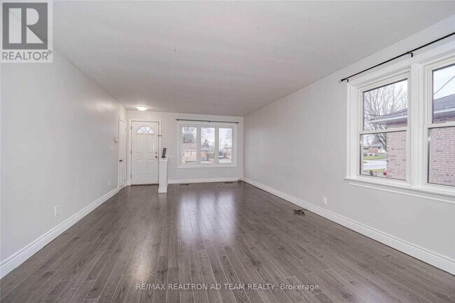 Building Photo - 546 Phillip Murray Ave