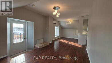 Building Photo - 102 Mill St