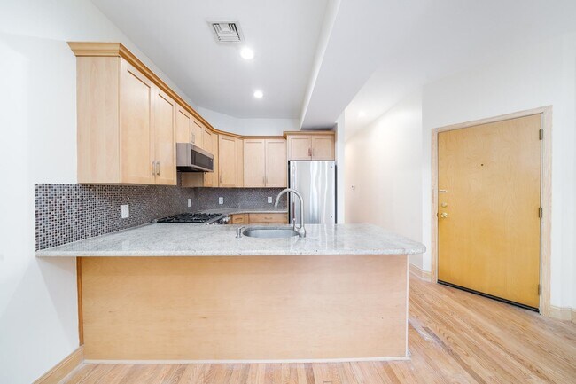 Building Photo - 317 Park Ave