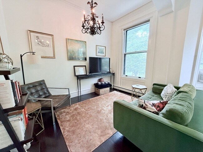 Foto del edificio - 70 W Rutland Sq