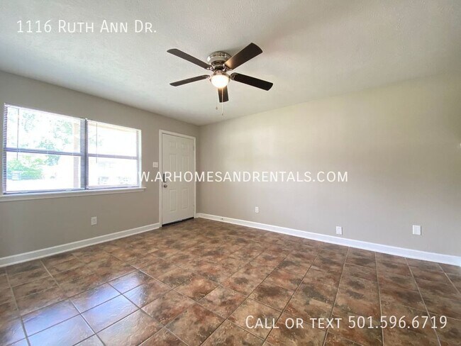Building Photo - 1116 Ruth Ann Dr | $850 | 2 beds, 1 full bath