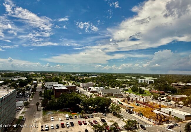 Foto del edificio - 311 W Ashley St