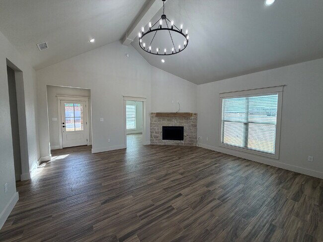 Foto del edificio - MOVE IN SPECIAL!! - Brand New Spacious 4-bedroom, 2-bathroom Wolfforth Haven