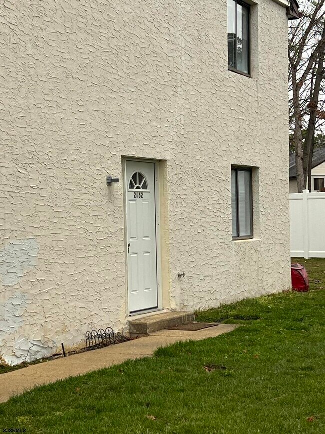 Building Photo - 2462 Arbor Ct